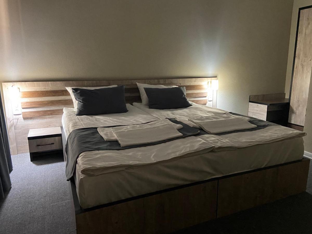Adras Hotel Tasjkent Buitenkant foto